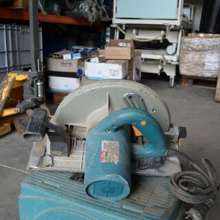 Afkortzaag MAKITA 5903R In Koffer • Nv Lussis M&N